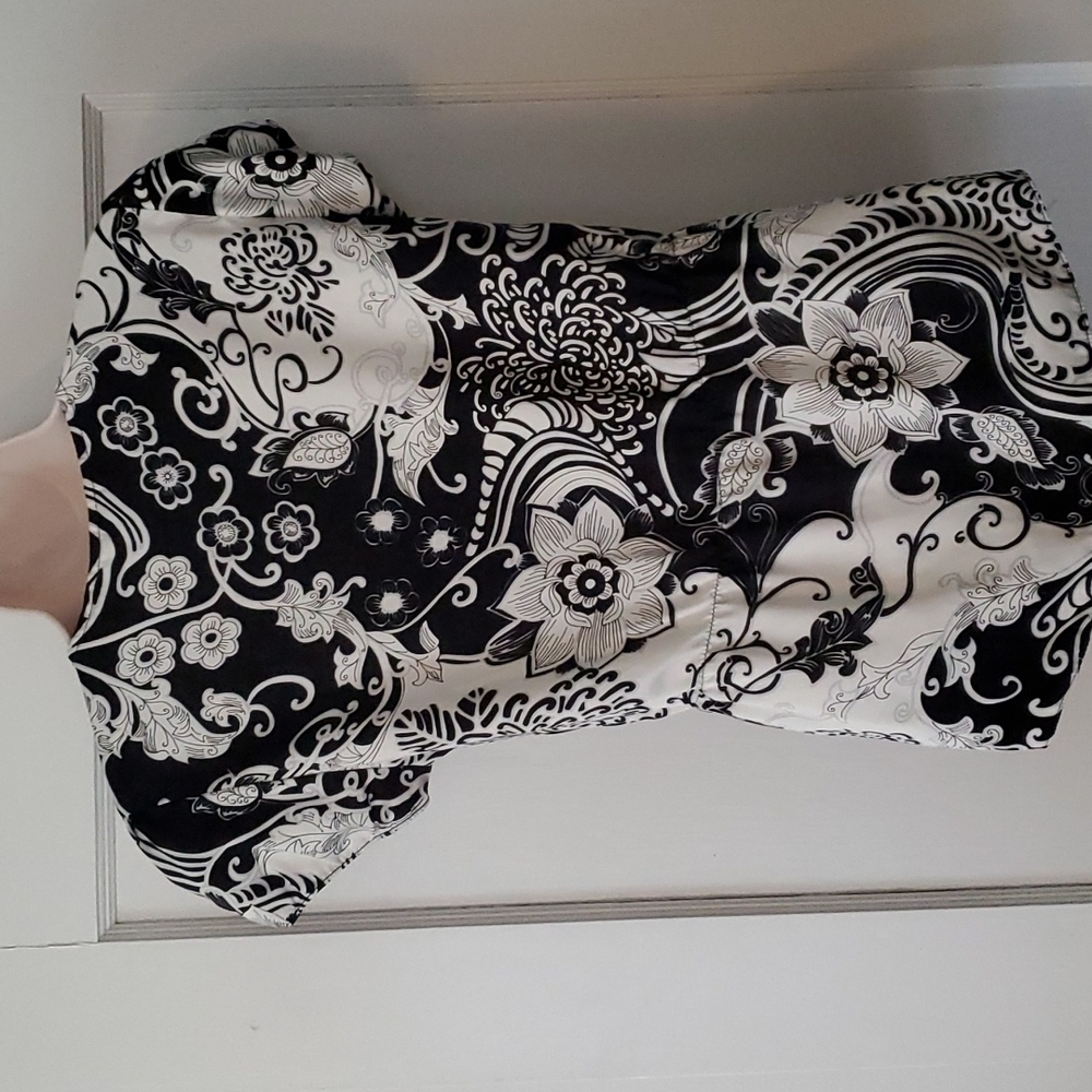 Top - Picture 2 of 4